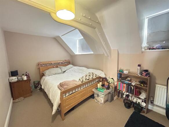 3 bed Terraced to rent Image 10