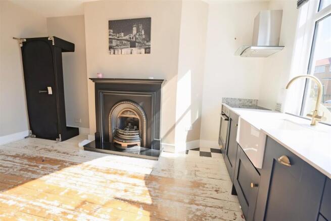 2 bed Terraced for sale Image 5