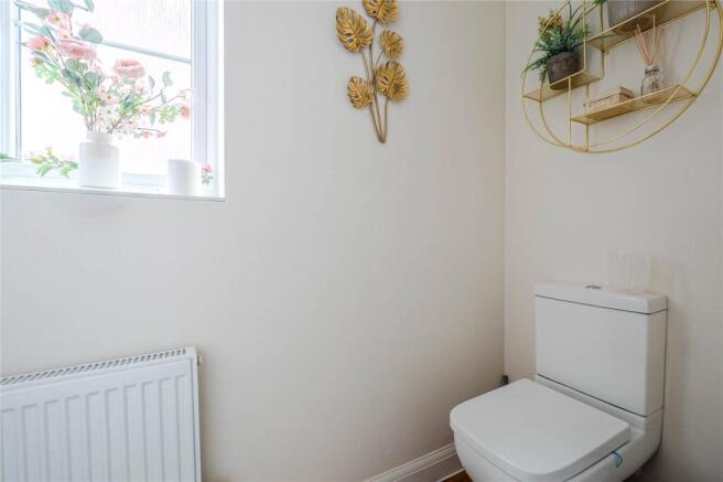 Cranwell Crescent, Eaton Leys, Milton Keynes, Buckinghamshire, MK17 photo 5