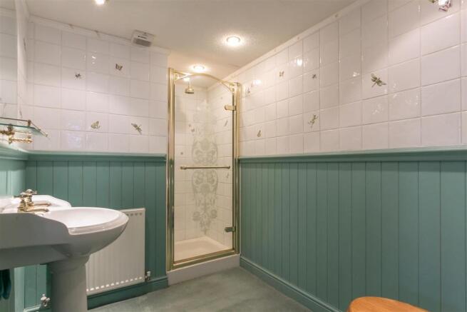 En-Suite (Bedroom On