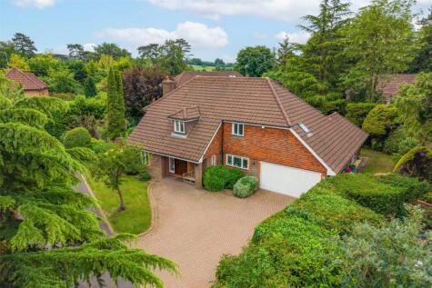 Glenheadon Close, Leatherhead, Surrey, KT22