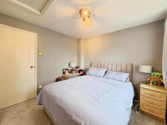 2 bed Semi-Detached for sale Image 9