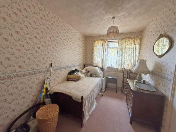 4 bed Detached Bungalow for sale Image 10