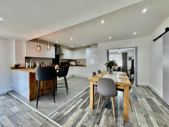3 bed Bungalow for sale Image 7