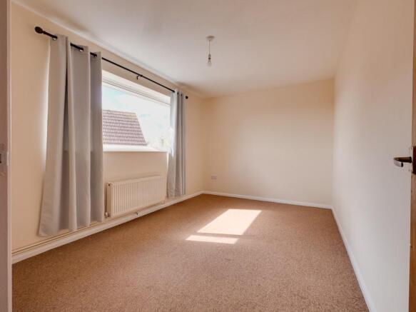 DOUBLE BEDROOM