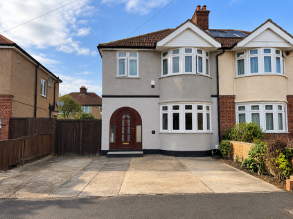 Cambridge Close, Hounslow, TW4