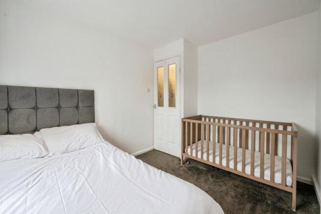 2 bed Ground Flat for sale Image 10