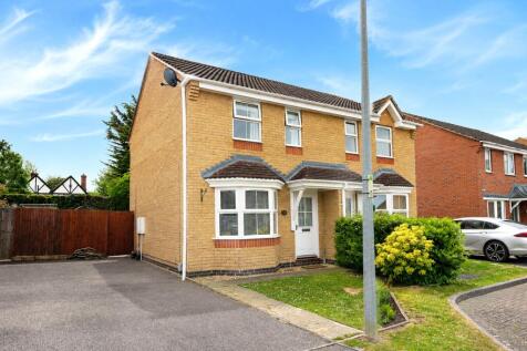 Longcroft Drive, Barton-le-Clay, Bedfordshire, MK45