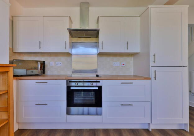 3 bed Semi-Detached for sale Image 7