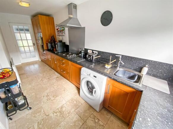 Kitchen (1).jpg