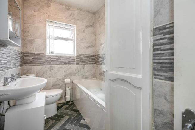 3 bed Terraced for sale Image 4