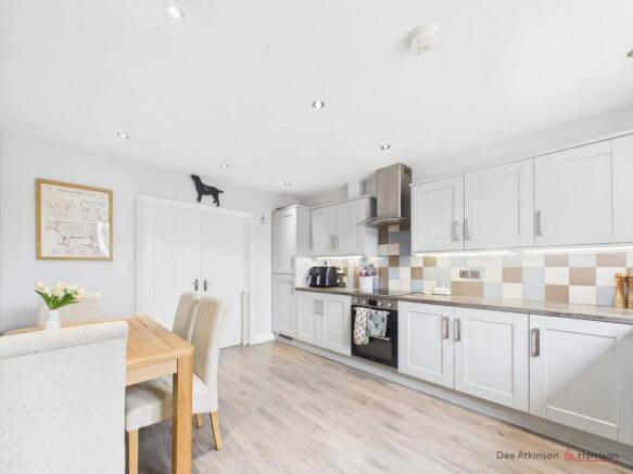 3 bed Semi-Detached for sale Image 11
