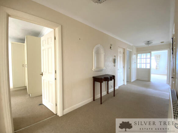 3 bed Apartment for sale Image 10