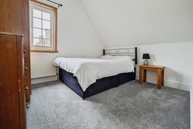 3 bed Semi-Detached for sale Image 11
