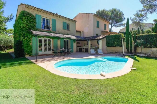 Domaine de golf du Pont Royal, Maison, piscine, te