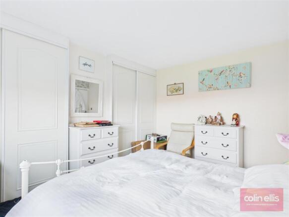2 bed Flat for sale Image 9