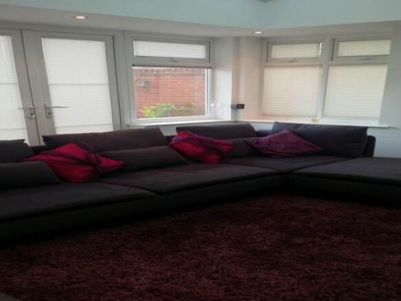 Conservatory/Lounge
