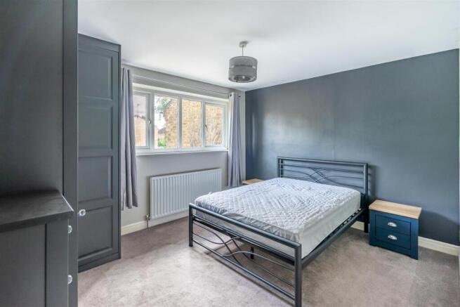 2 bed Terraced to rent Image 4