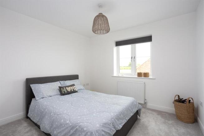 3 bed House for sale Image 12
