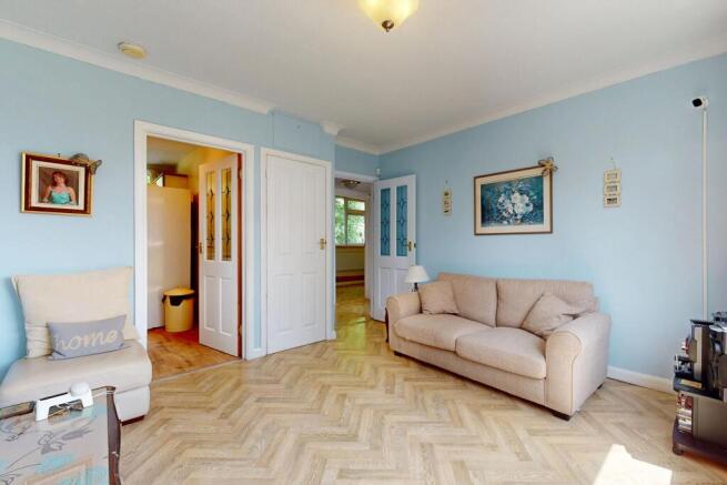 3 Valley Court, 38 Cavendish Avenue, Woodford Green, Essex, IG8 9DB