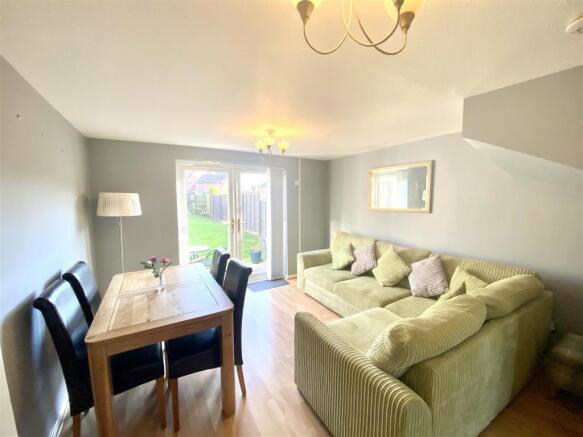 LIVING/DINING ROOM