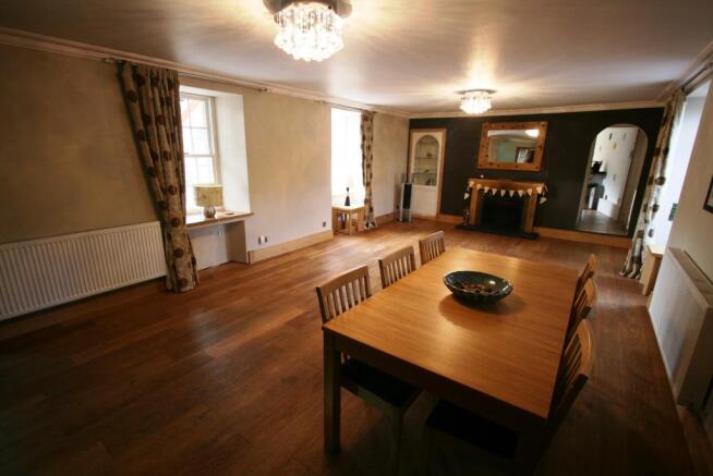lounge dining