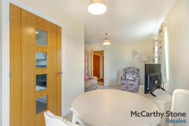 8694595-interior11.jpg