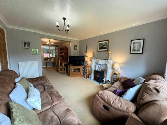 3 bed Semi-Detached for sale Image 4