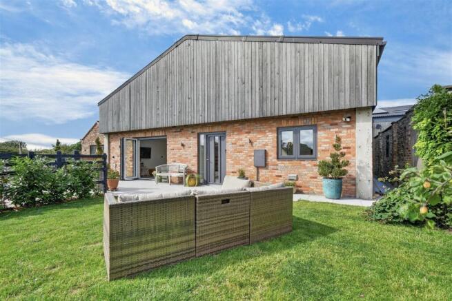 3 bed Barn Conversion for sale Image 10