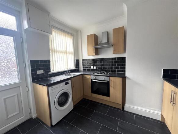 3 bed Terraced to rent Image 9