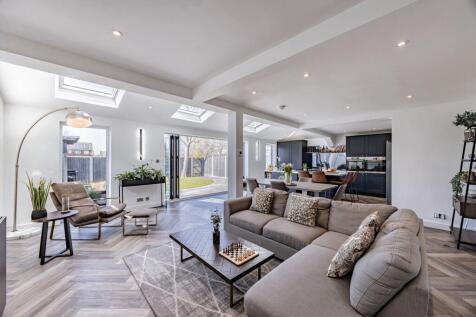 Woodthorpe Drive, Cheadle Hulme, SK8