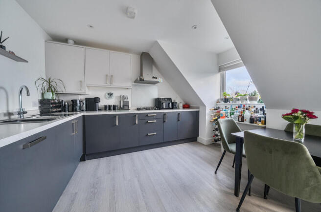 1401163-12-696fae...