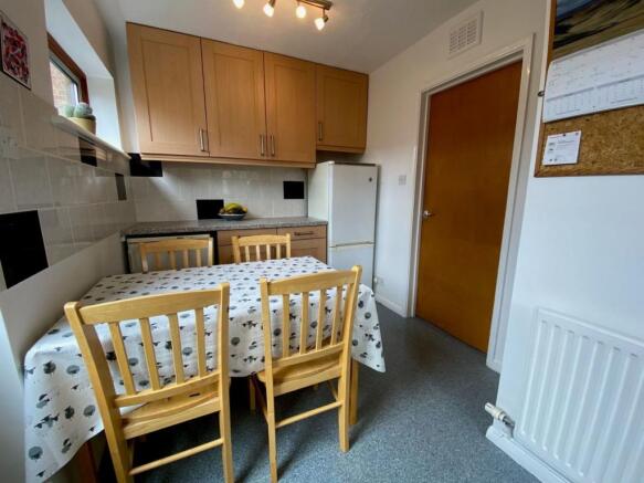 KITCHEN/BREAKFAST ROOM