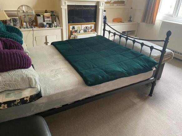 Bedroom1.jpg