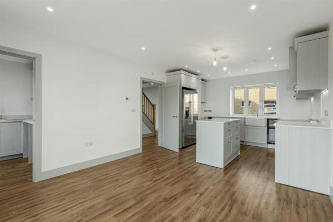 4 Saxon Drive (7).jpg