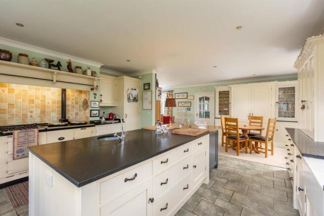 Kitchen/Breakfast/Snug