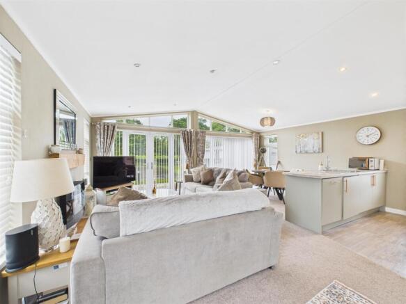 Open Plan Lounge/Kitchen/Dining Area