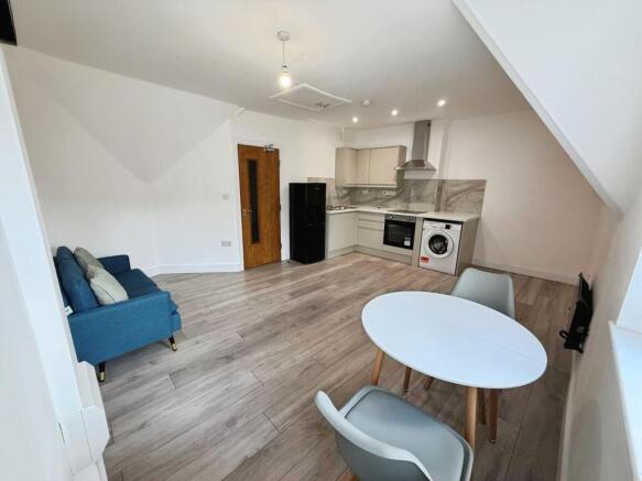 1 bed Apartment to rent Image 4