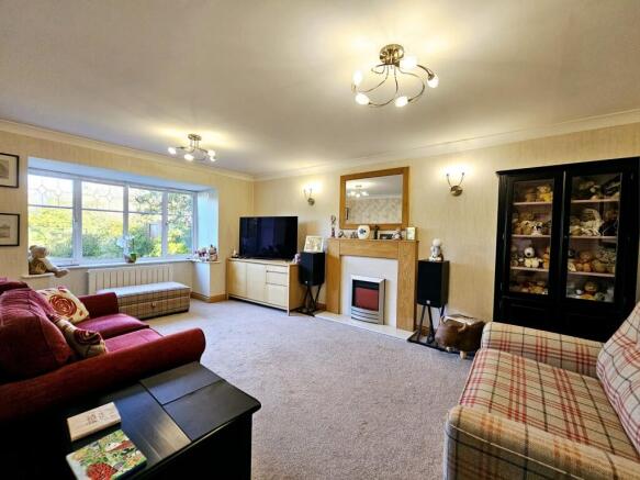 4 bed Detached for sale Image 4