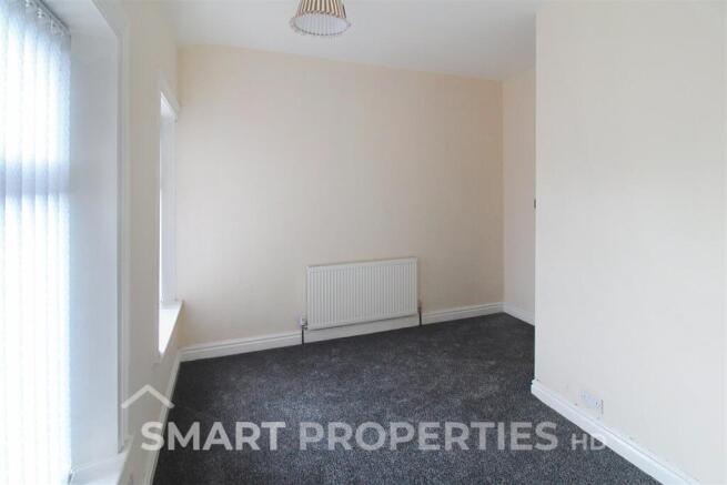 2 bed Terraced to rent Image 8