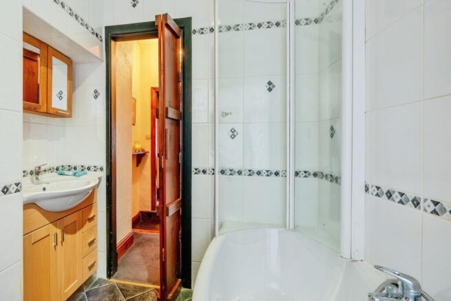 2 bed Terraced for sale Image 11