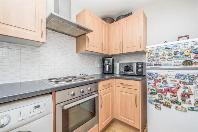 2 bed Flat for sale Image 10