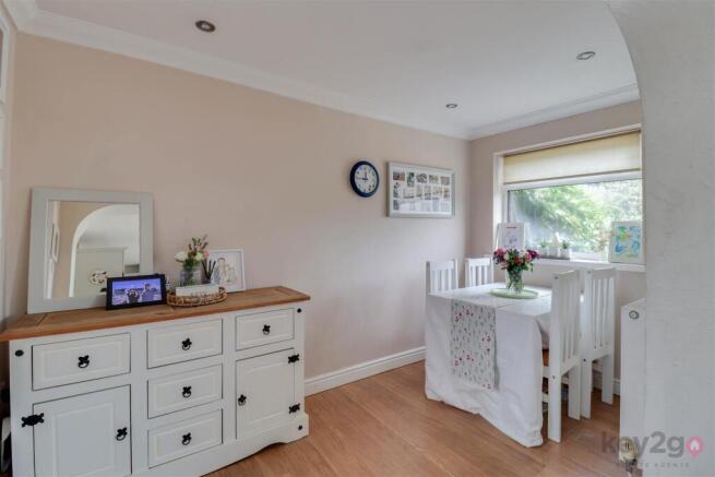 3 bed Semi-Detached for sale Image 8