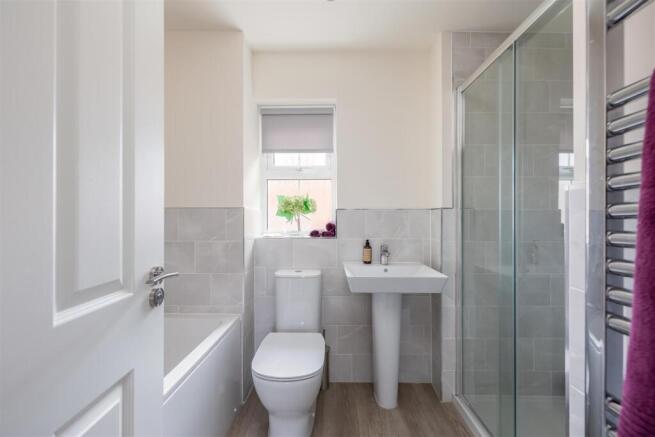 4 bed Detached for sale Image 10