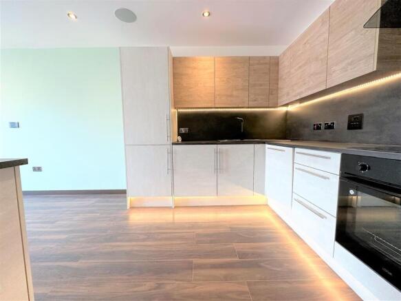 1 bed Apartment to rent Image 11
