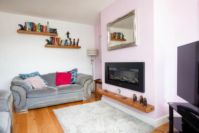 3 bed Semi-Detached for sale Image 4