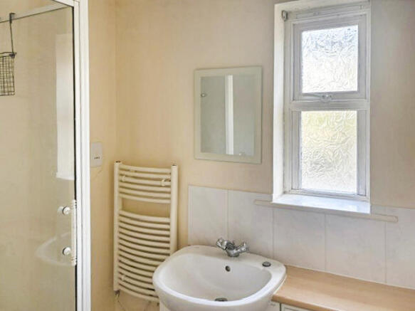 2 bed Apartment for sale Image 9