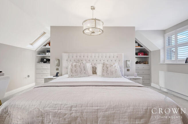 Master Bedoom with dressing area