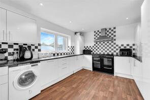 207, Eversley Avenue, Bexleyheath DA7 6SN