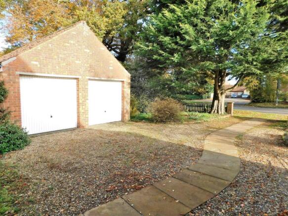 GARAGE & PARKING.JPG